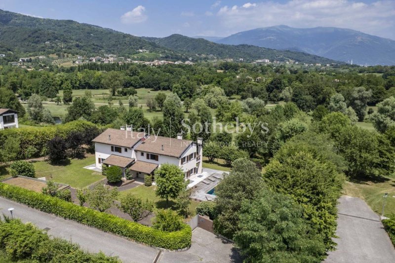 Сельский дом в Кавазо-дель-Томба