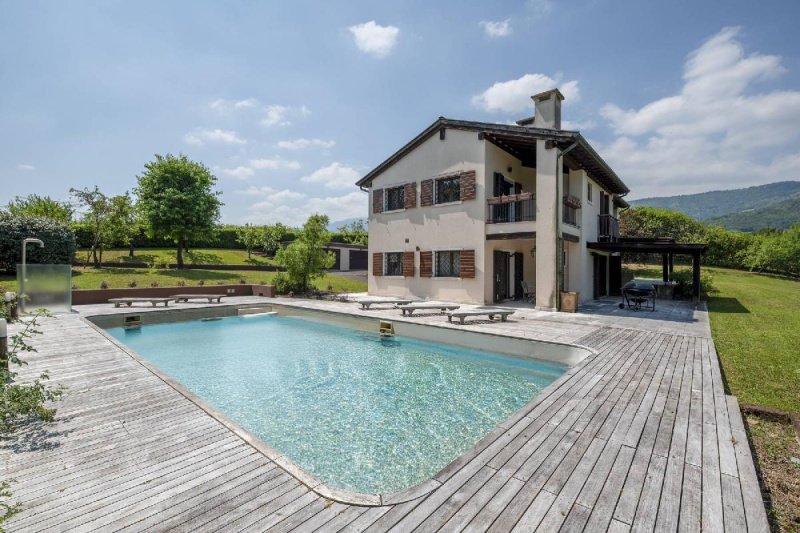 Сельский дом в Кавазо-дель-Томба