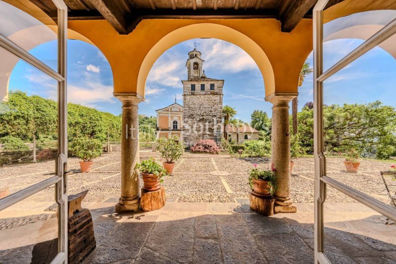 Вилла в Орта-Сан-Джулио