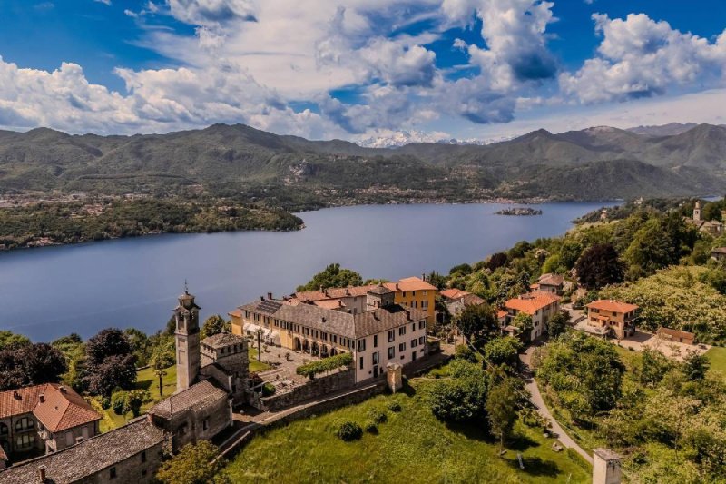 Вилла в Орта-Сан-Джулио