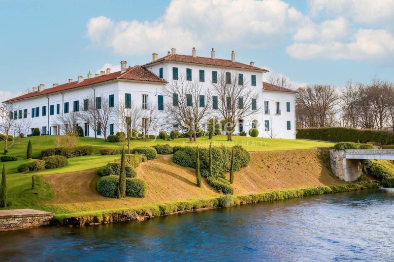 兰德里亚诺村庄