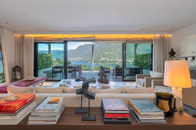 Особняк из двух квартир в Комо