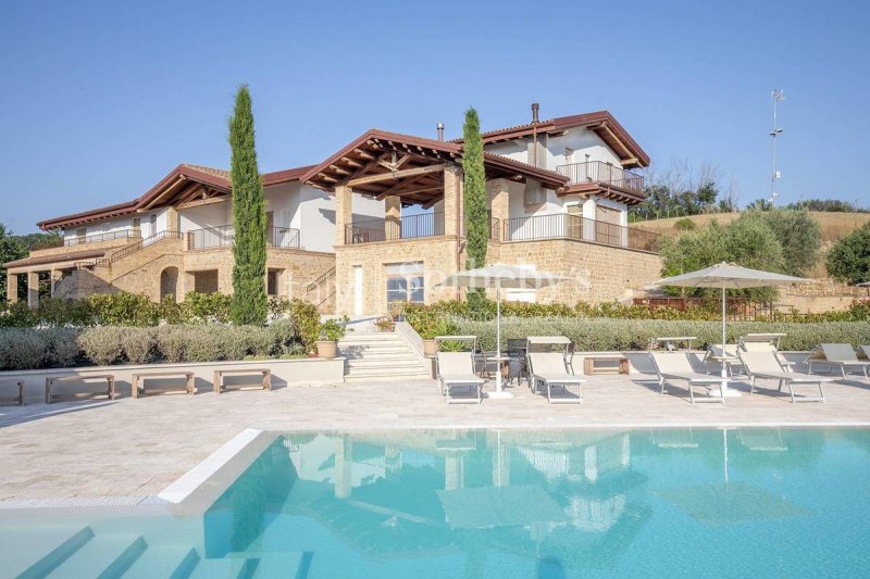 Maison de campagne à Tolentino