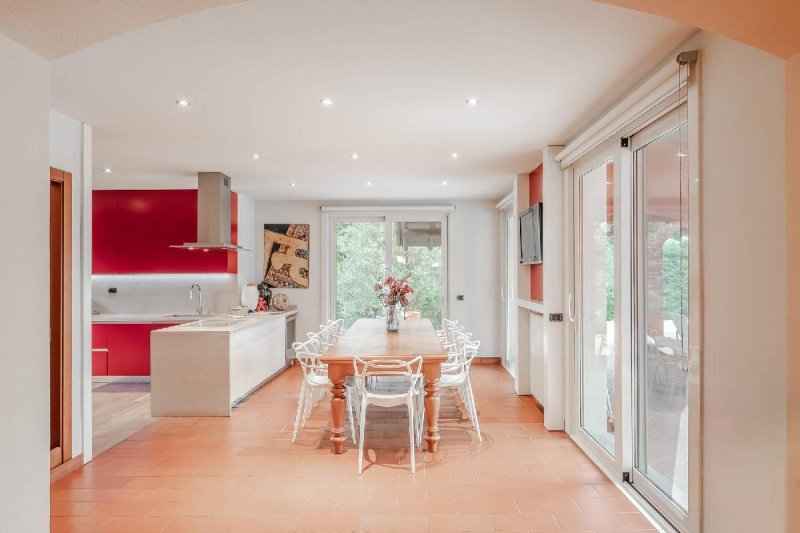 Villa in Dormelletto