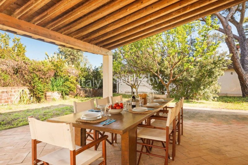 卡帕尔比奥乡间房屋