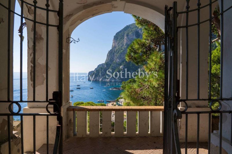 Вилла в Капри