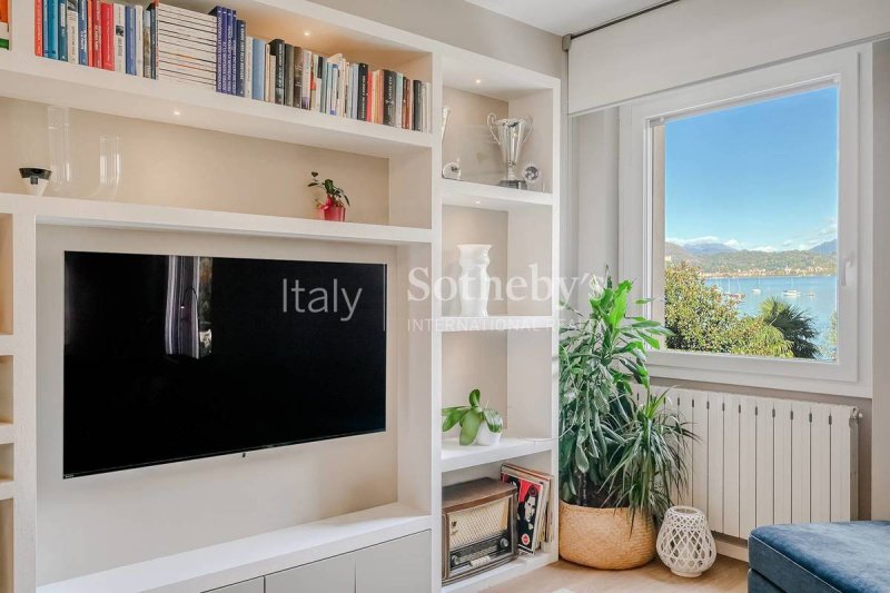 Apartamento em Dormelletto