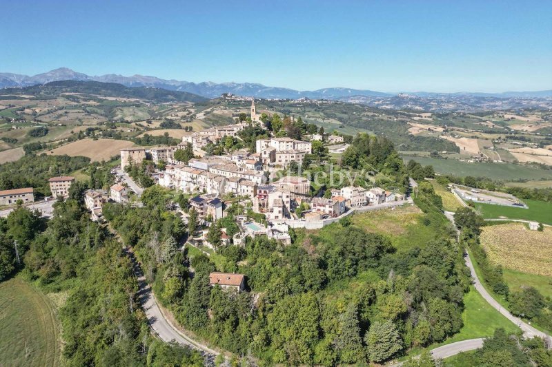 Многоквартирный дом в Монтельпаро