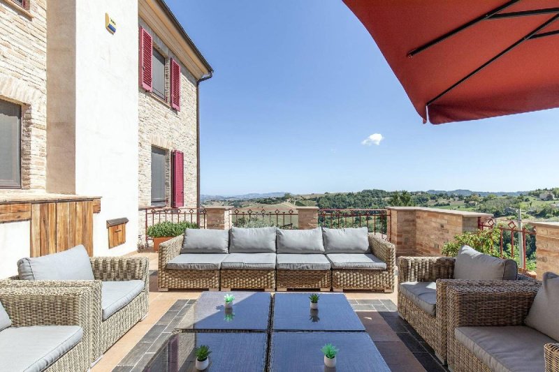 Многоквартирный дом в Монтельпаро