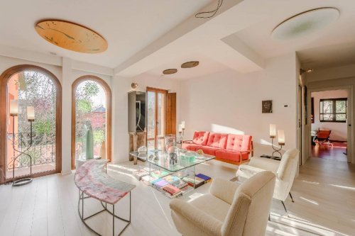 阿格拉泰孔图尔比亚别墅