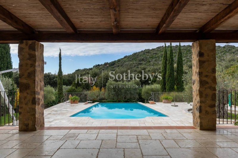 Вилла в Кастильоне-делла-Пеская