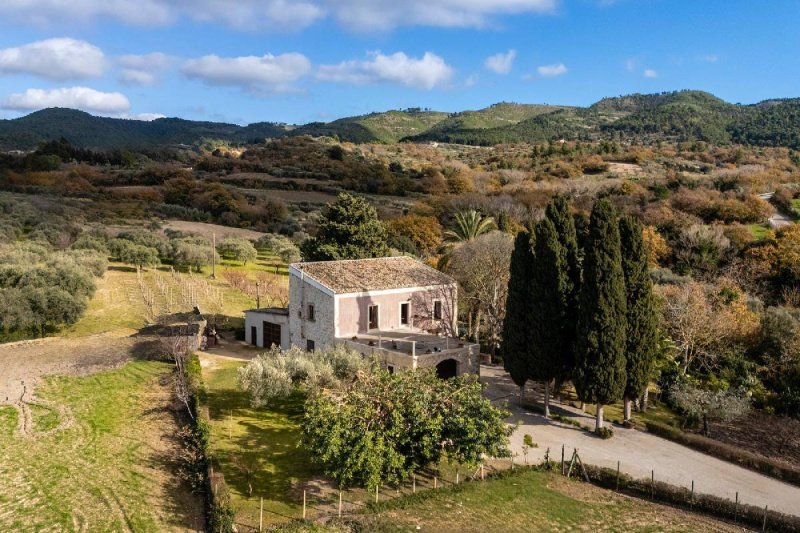 5 Bedrooms Country house for sale in Chiaramonte Gulfi [800129] | Gate-away®
