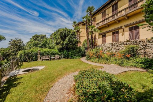 Casa geminada em Besozzo