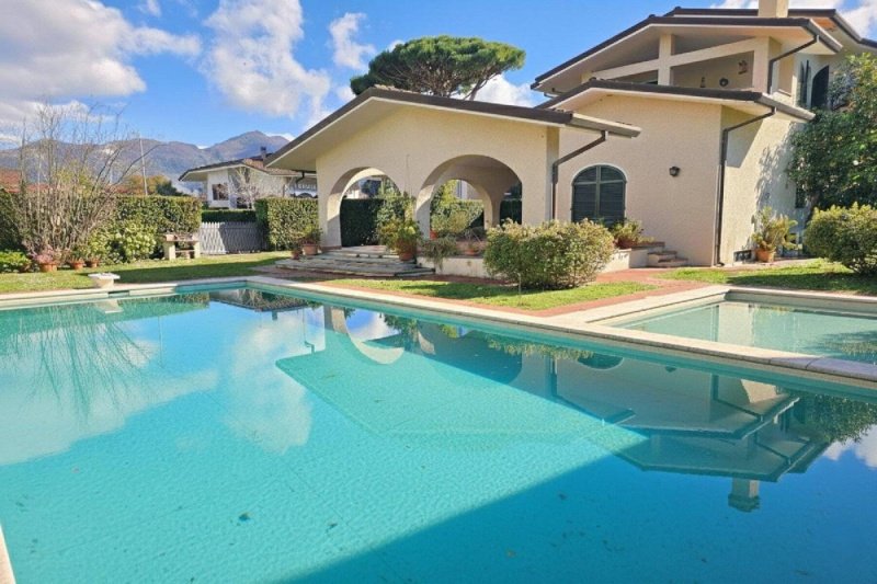 Villa in Forte dei Marmi