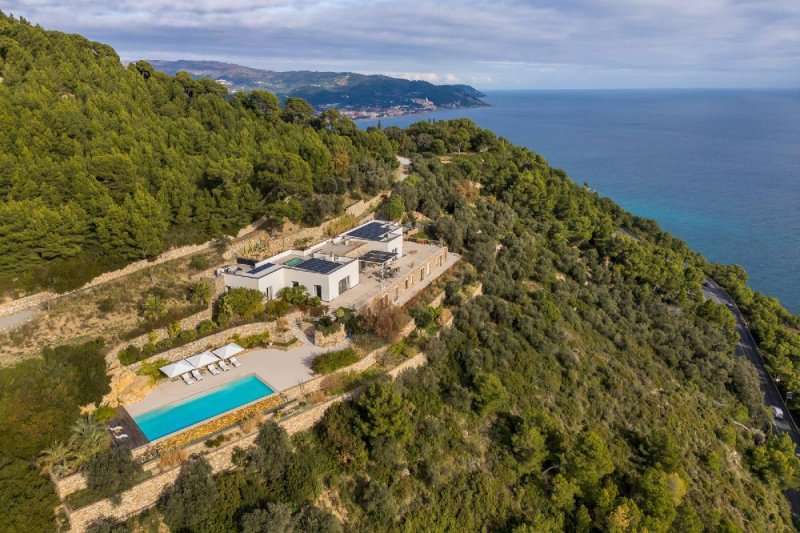 Вилла в Диано-Марина