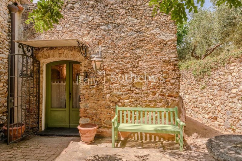 Casa independente em Cisano sul Neva