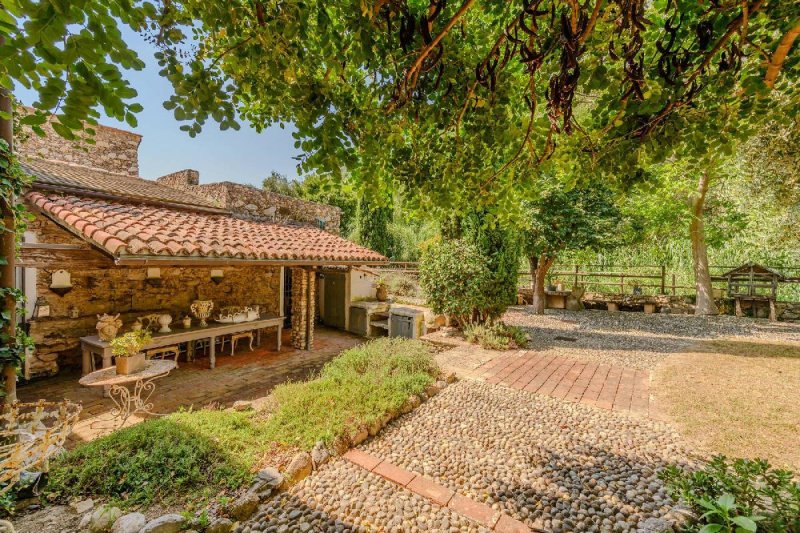 Casa independente em Cisano sul Neva