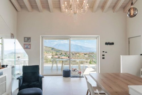 Villa a Costermano sul Garda