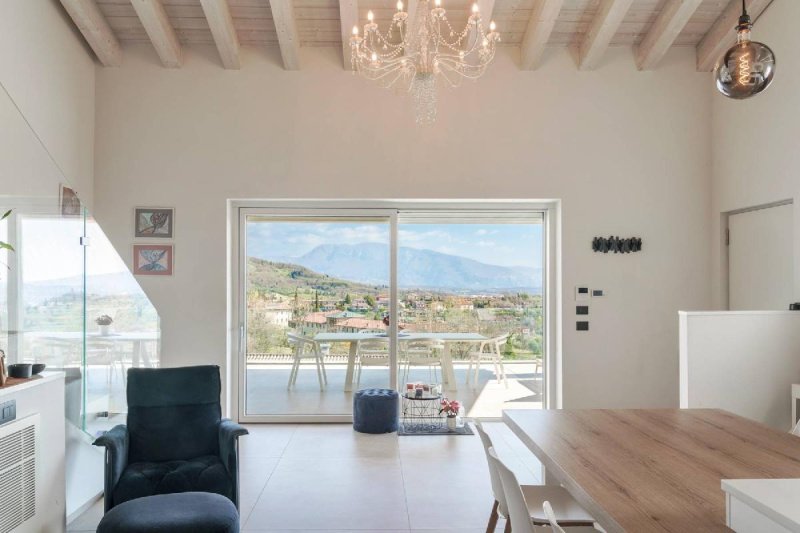 Villa a Costermano sul Garda