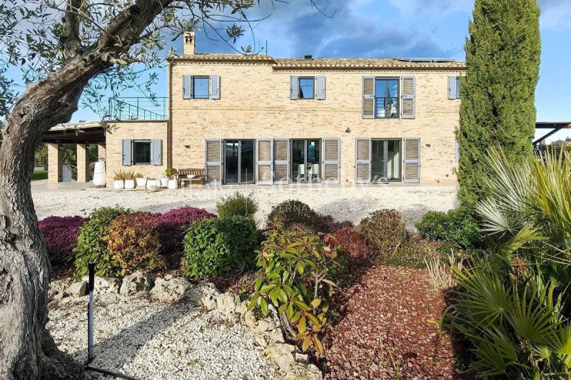 Villa en Monterubbiano