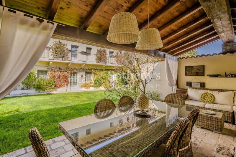 Detached house in Agrate Conturbia