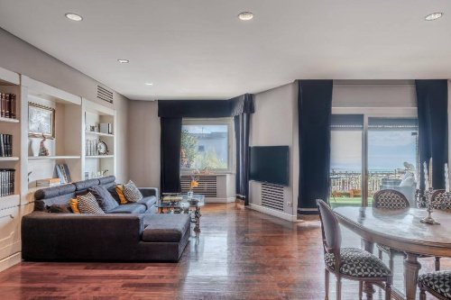 Apartment in Naples