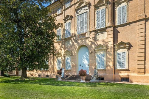 Edificio en Finale Emilia