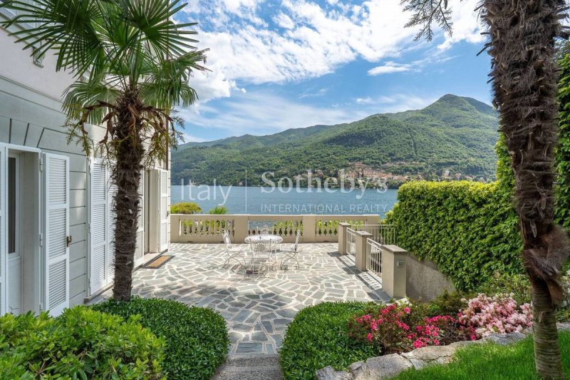 Villa in Carate Urio