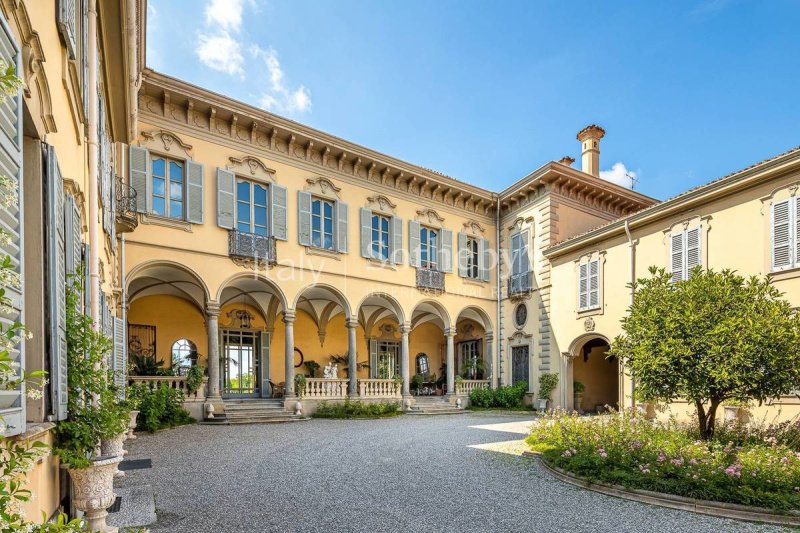 Villa a Merate