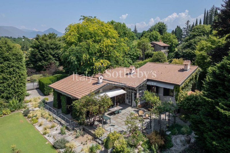 Villa à Monguzzo