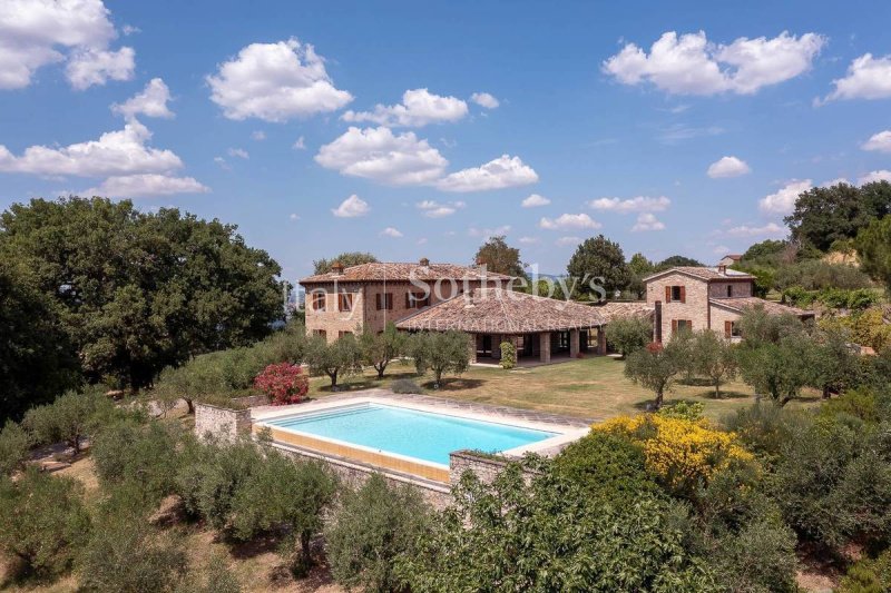 Villa in Todi