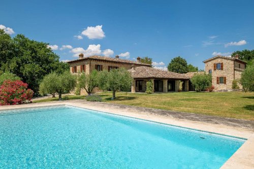 Villa in Todi