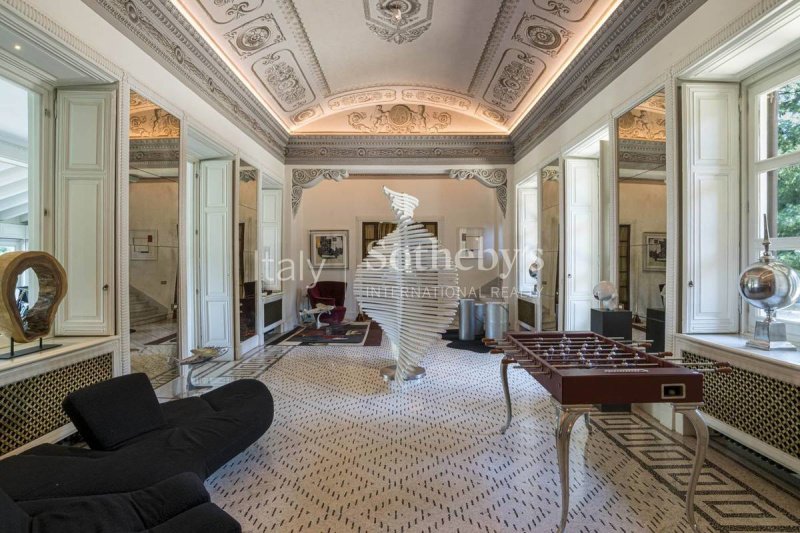 Villa in Besana in Brianza