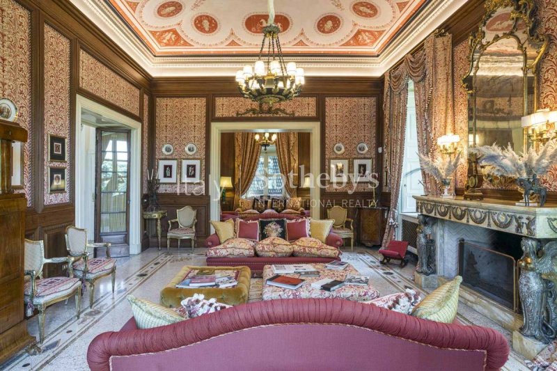 Villa in Besana in Brianza