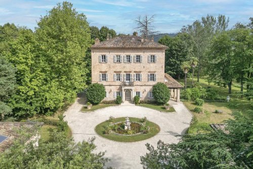 Villa in Amandola