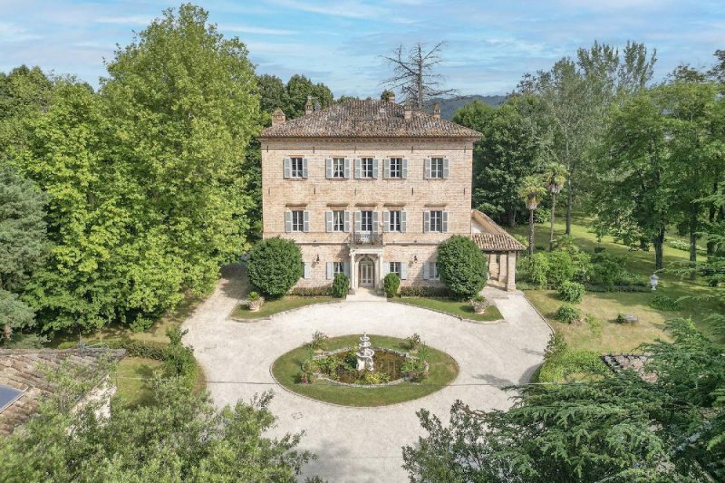 Villa in Amandola