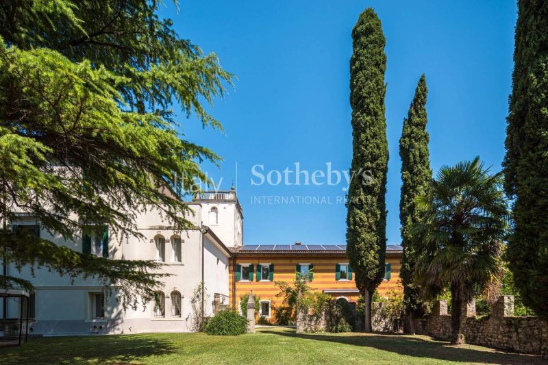 Villa i Caneva