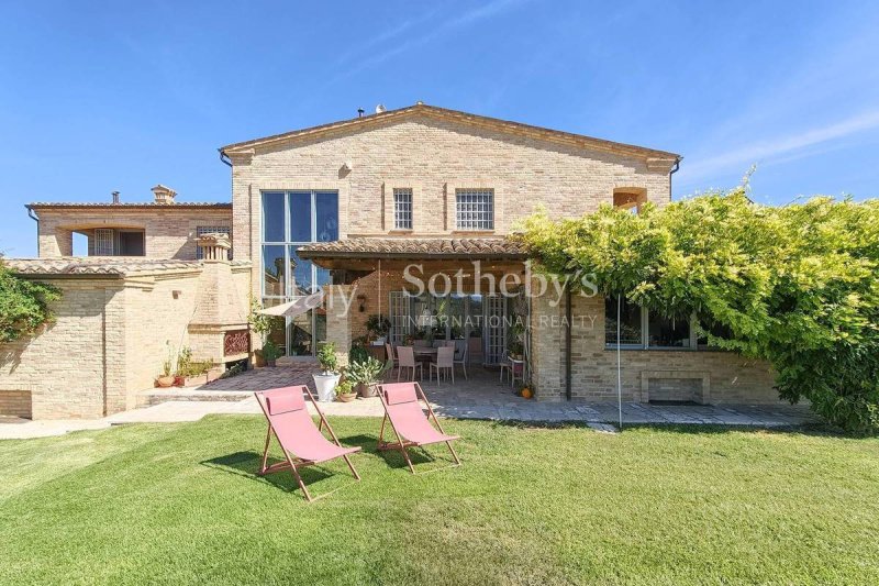 Villa in Offida