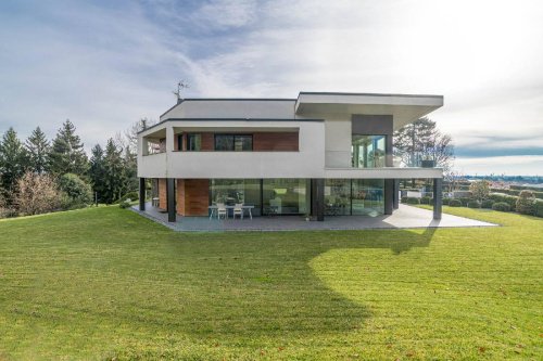 Villa in Mozzo