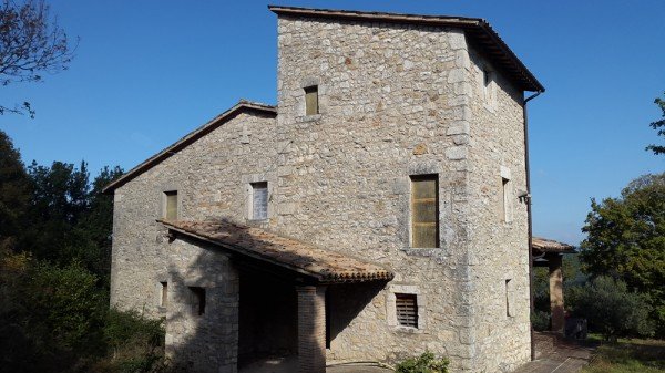 Country house in Baschi