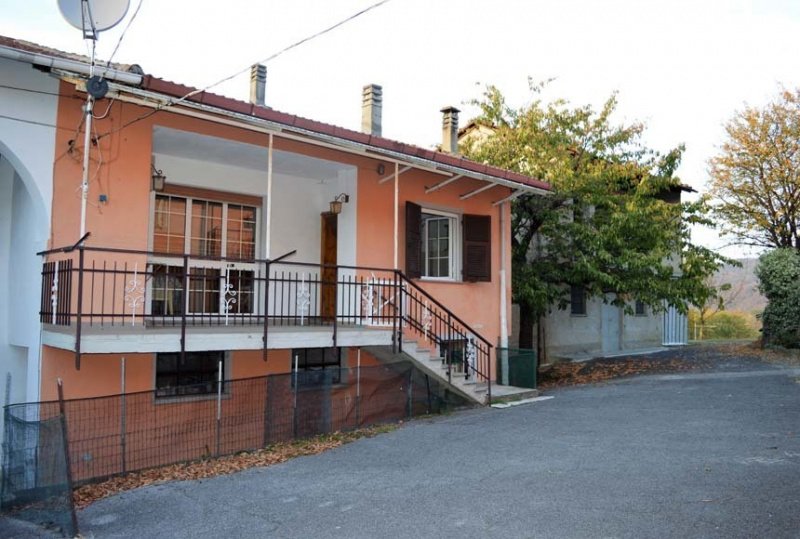 Doppelhaushälfte in Piana Crixia