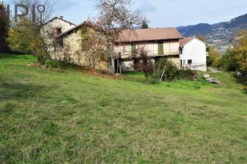 Farmhouse in Roccaverano