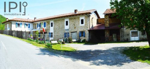Farmhouse in Denice