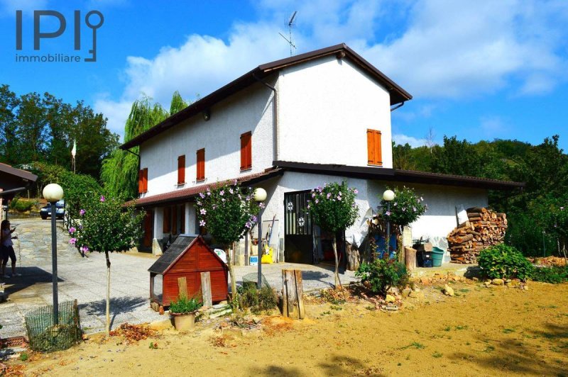 House in Incisa Scapaccino