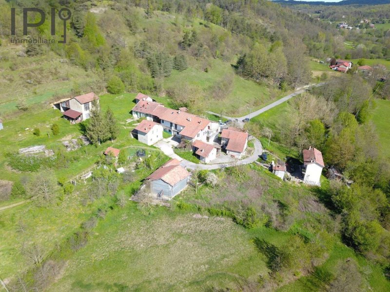 Half-vrijstaande woning in Dego