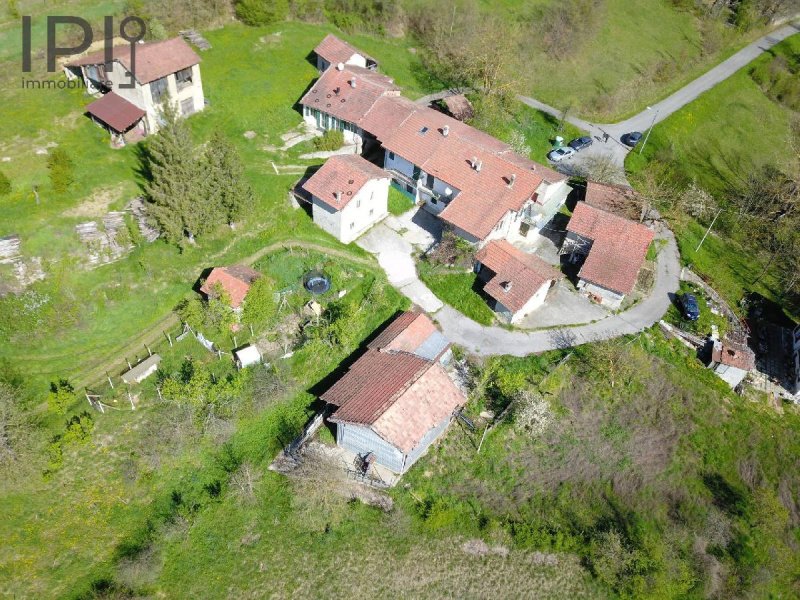 Half-vrijstaande woning in Dego