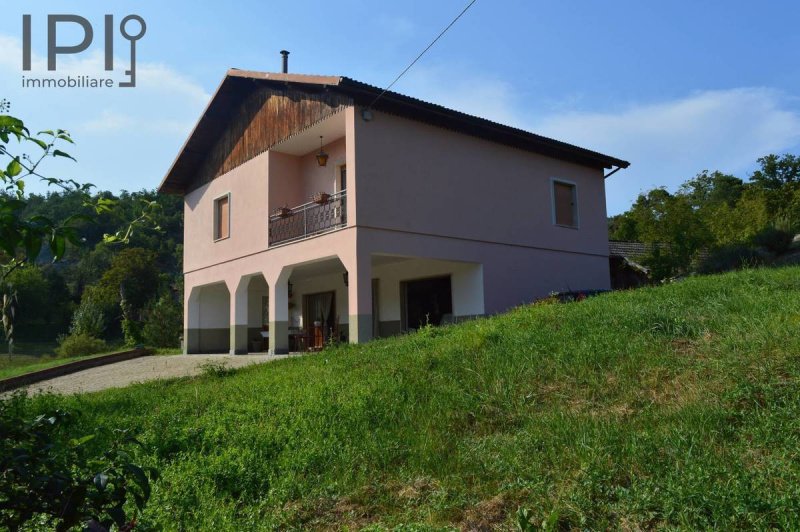 Detached house in Piana Crixia