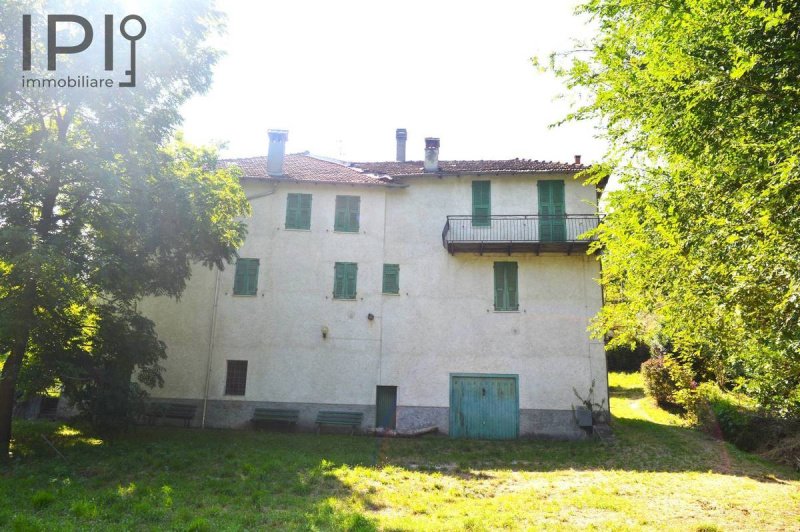 Semi-detached house in Osiglia