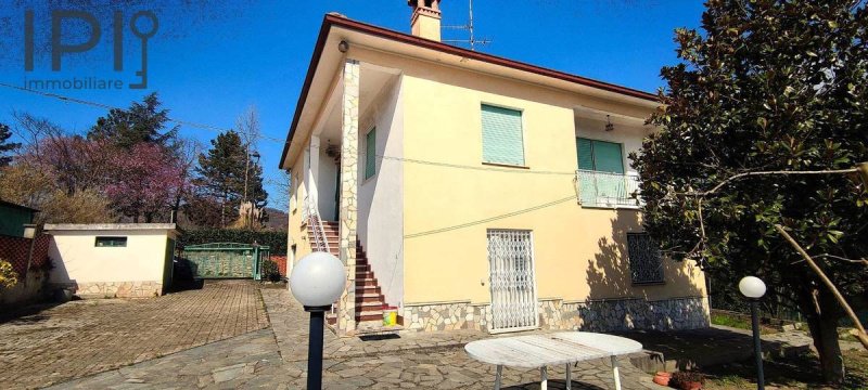Villa à Mombaldone