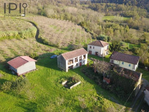 Landhaus in Montechiaro d'Acqui